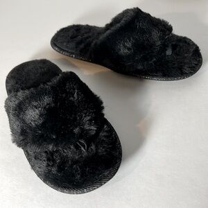 Fuzzy furry soft black silver metallic slippers with central thong Sz Small 5 6